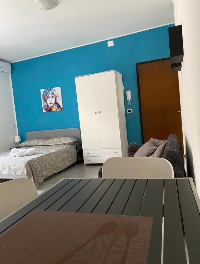 Holiday Patrizia'S Home San Giorgio Ionico Exterior photo