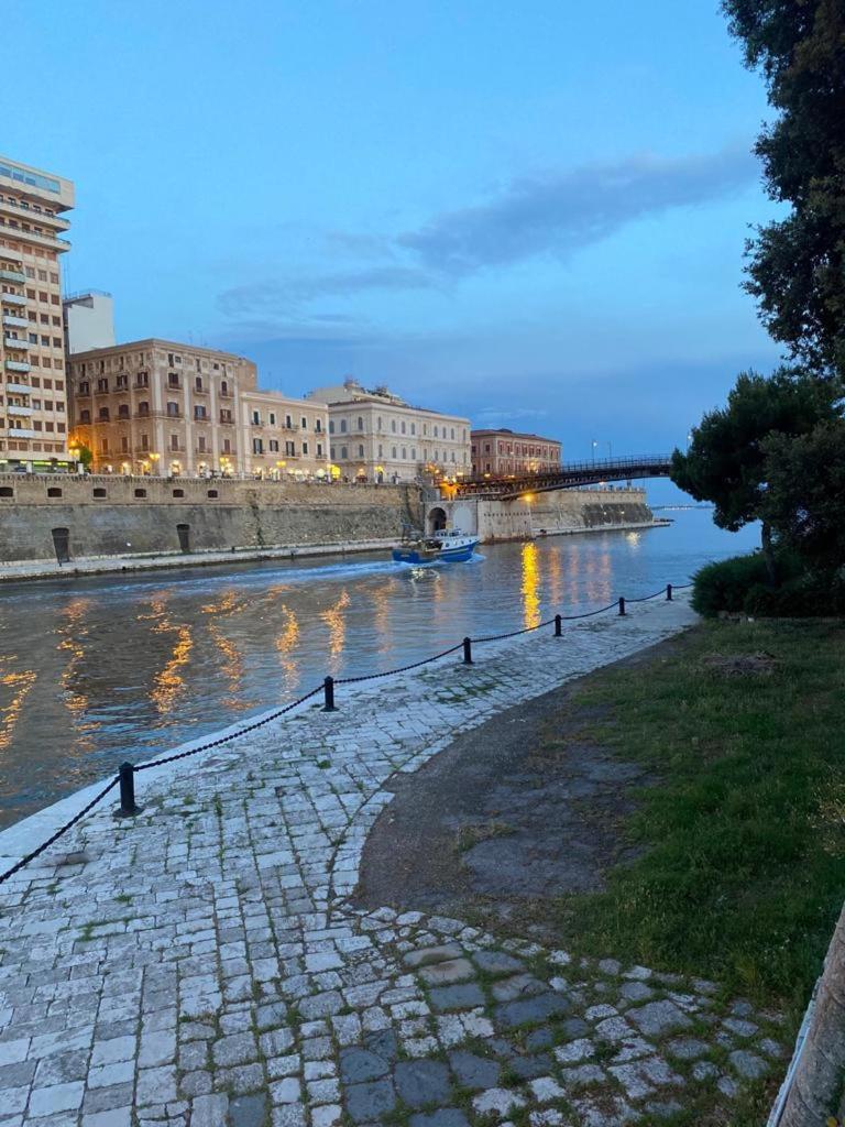 Holiday Patrizia'S Home San Giorgio Ionico Exterior photo